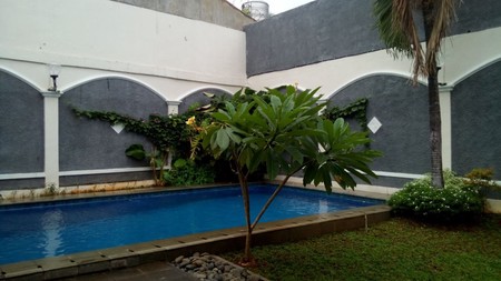 Good House in Strategic Location of Kemang Jakarta "the price can be negotiable"