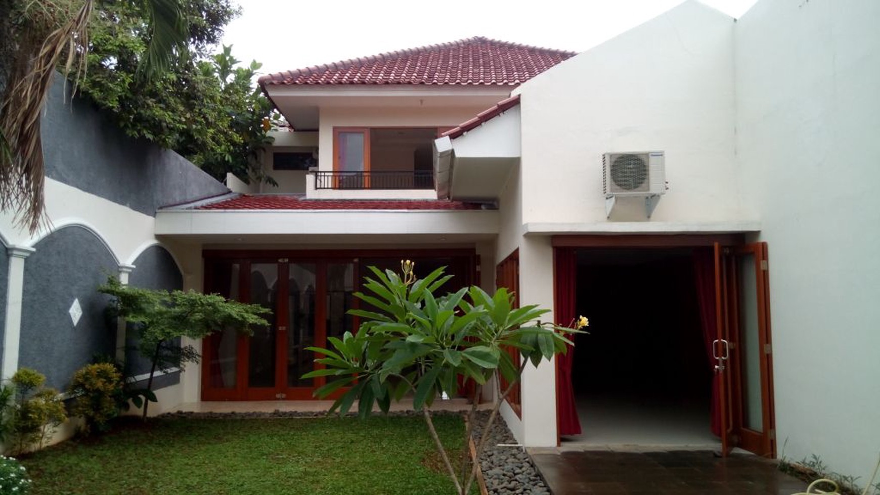 Good House in Strategic Location of Kemang Jakarta "the price can be negotiable"