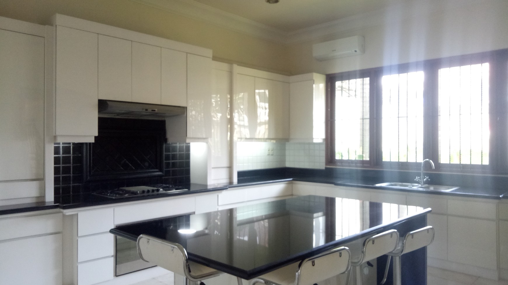 Luxury house in Kemang area ready for rent