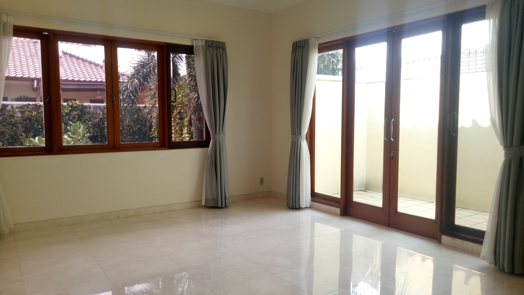 Luxury house in Kemang area ready for rent