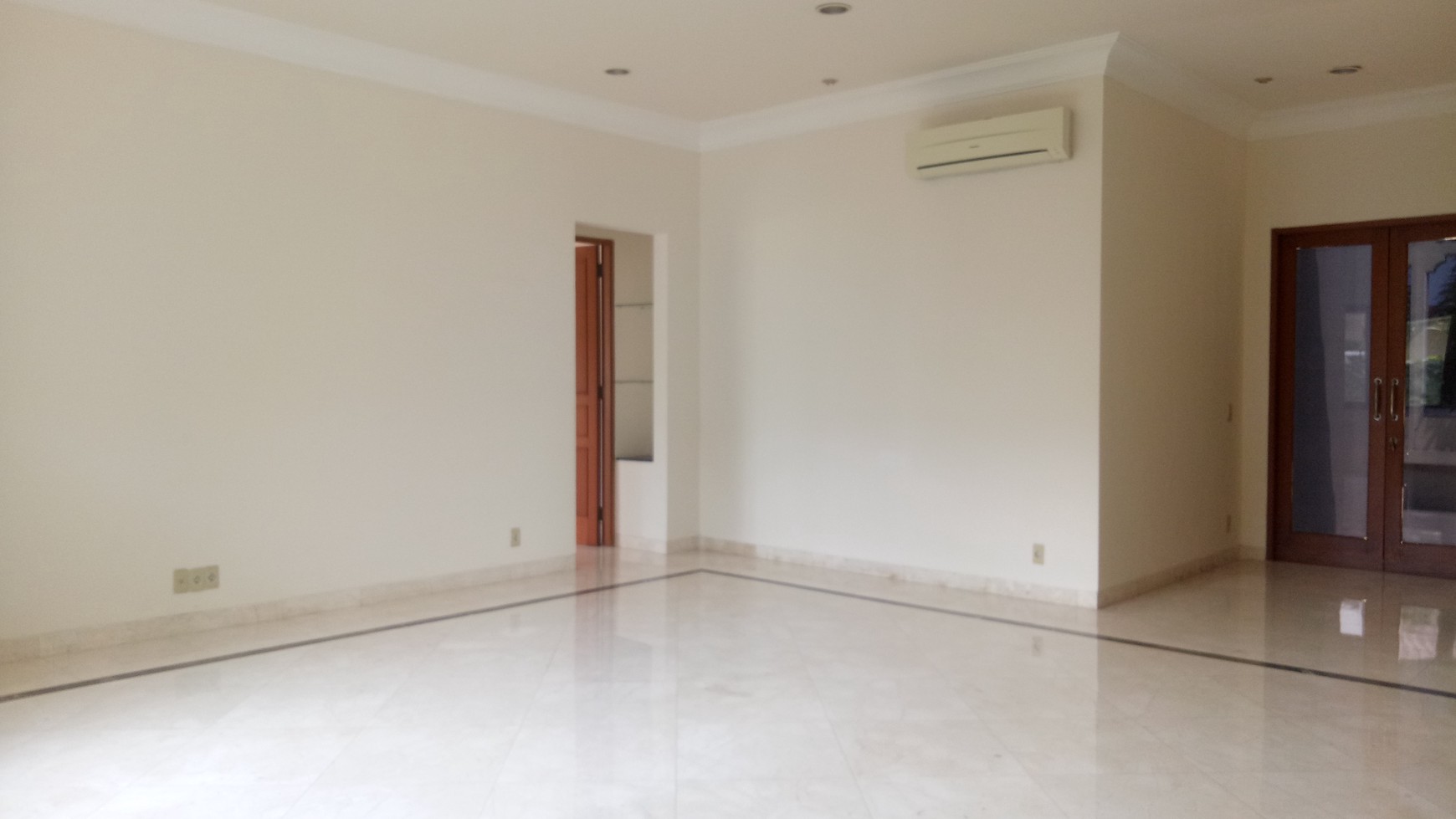 Luxury house in Kemang area ready for rent