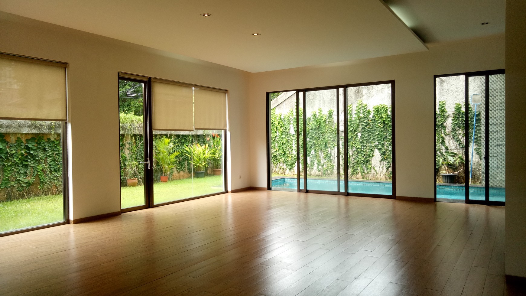 Luxury house in Kemang area ready for rent