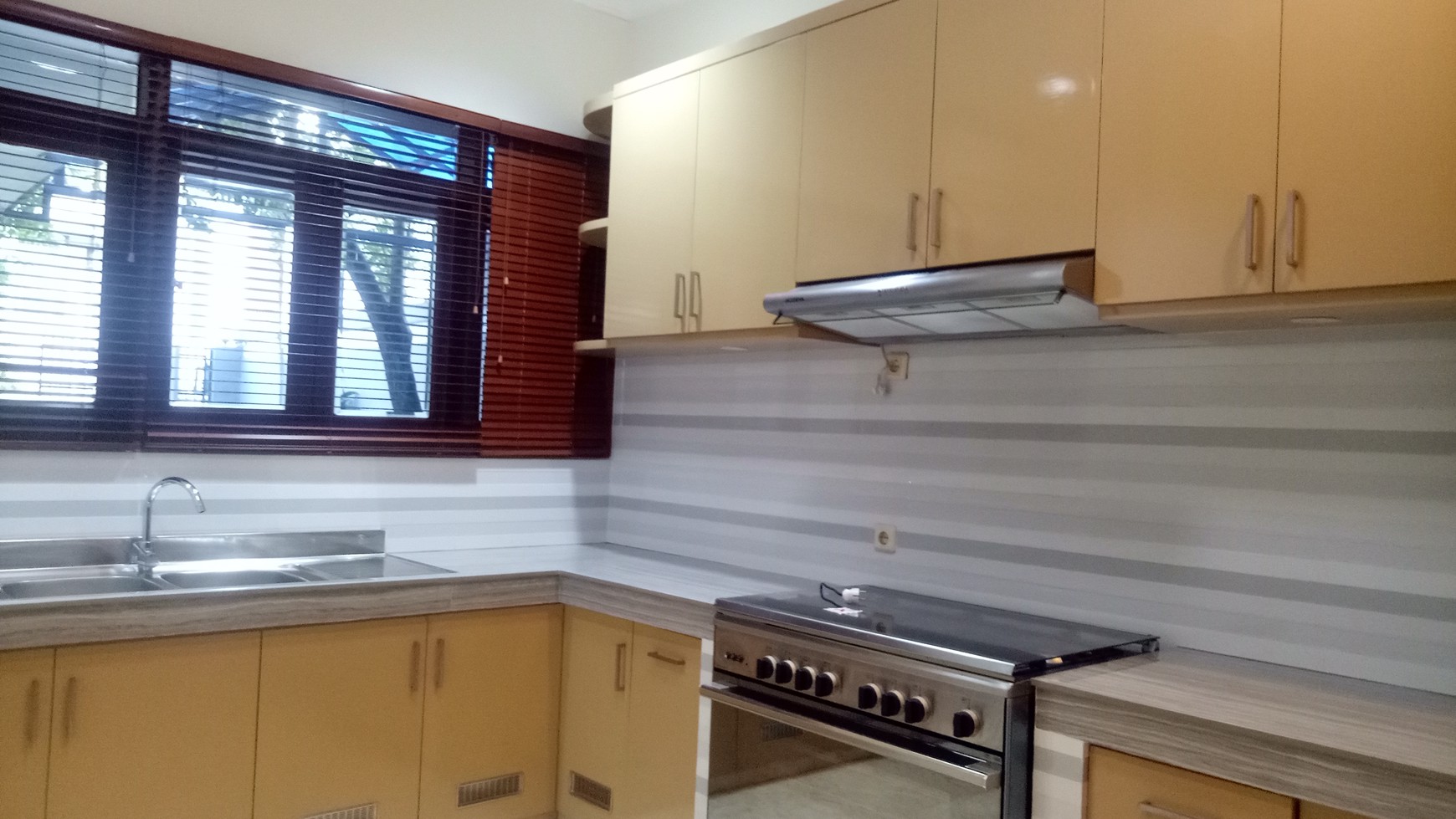 Comfortable house for rent at Kemang area