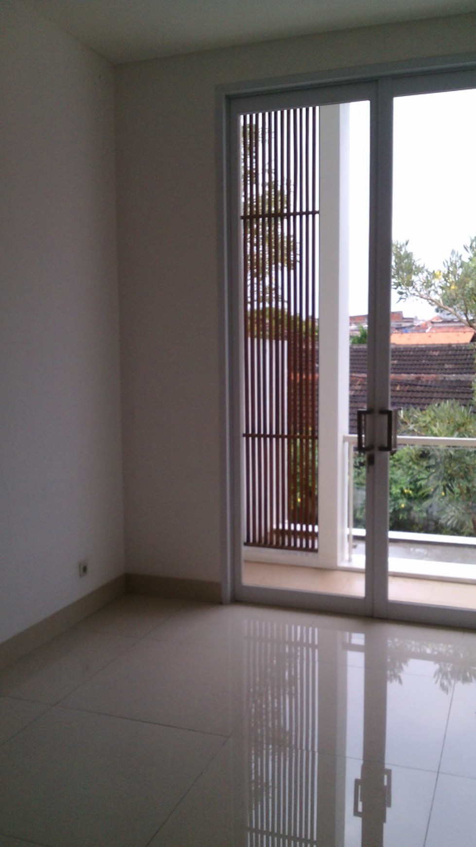 Beautiful house in the prime area of Kemang ready to rent