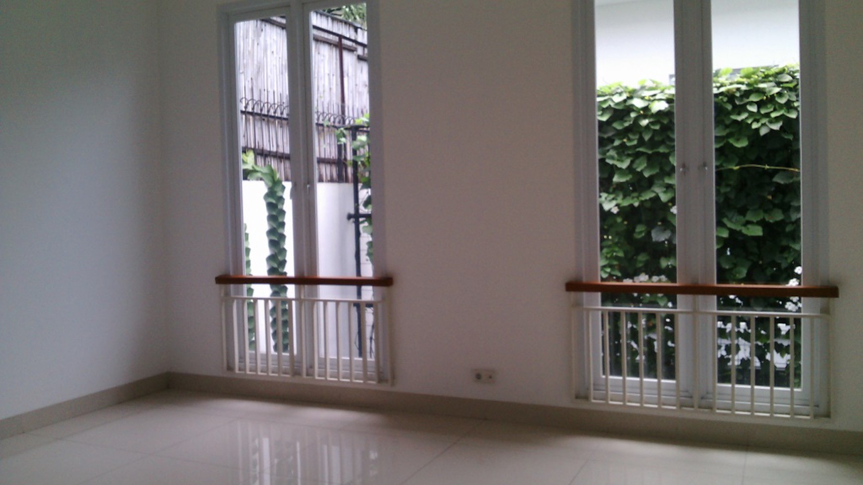 Beautiful house in the prime area of Kemang ready to rent