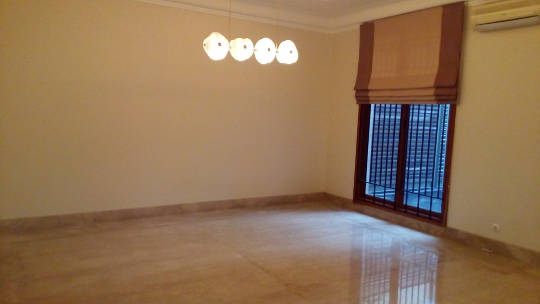 beautiful House for rent in center of jakarta area