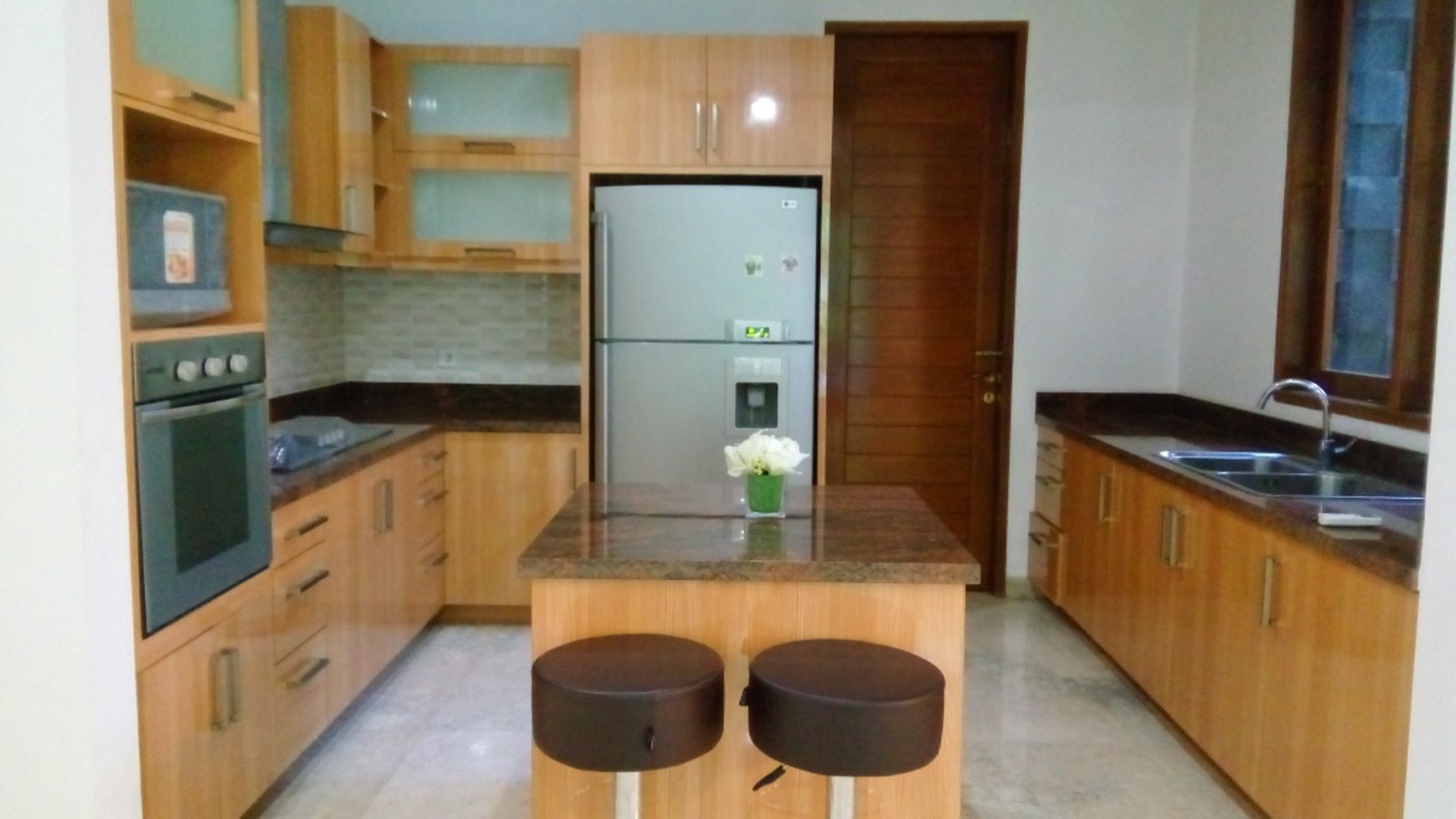 Comfortable and beautiful house in area kemang for expatriat and others " The price can be negotiable "