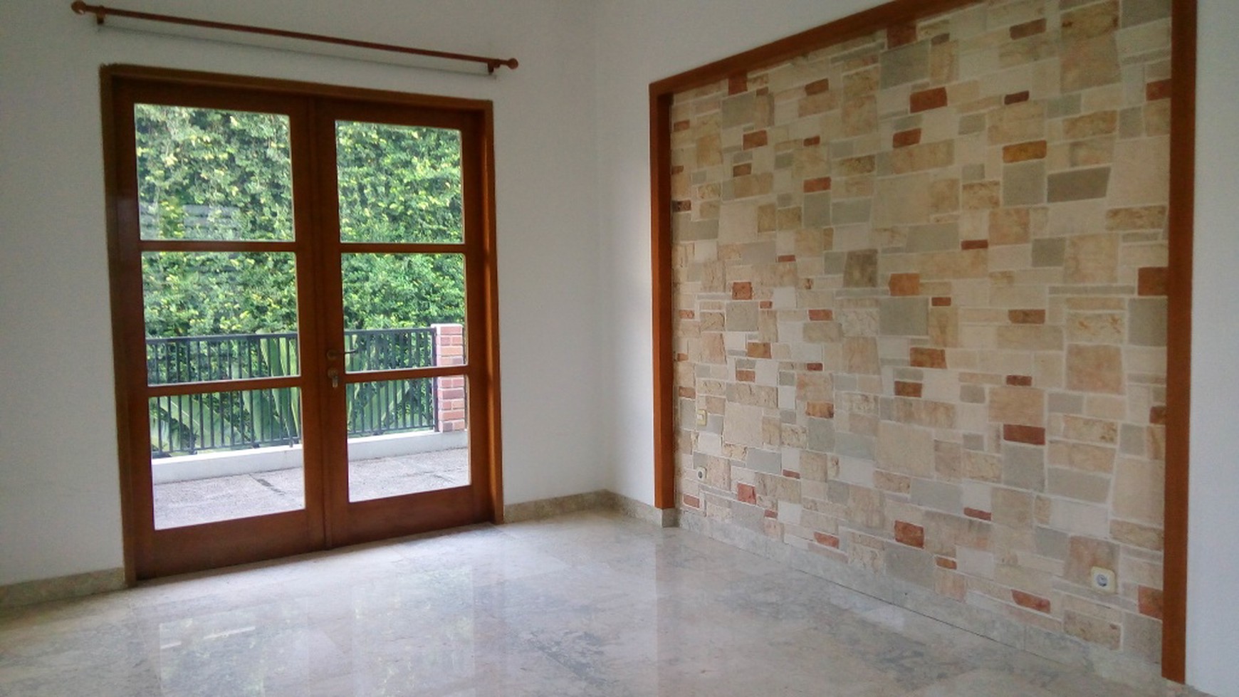 Comfortable and beautiful house in area kemang for expatriat and others " The price can be negotiable "