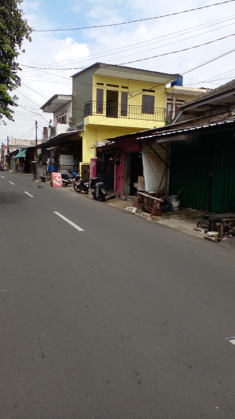 Rumah Lokasi Pinggir Jalan Raya dan Cocok Untuk Usaha @Kebon Jeruk