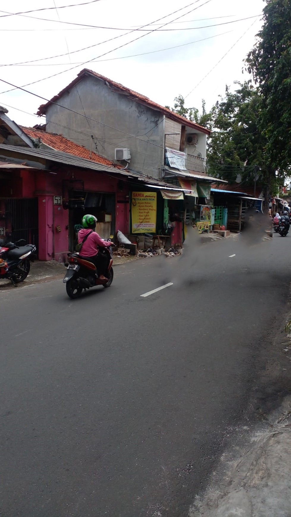 Rumah Lokasi Pinggir Jalan Raya dan Cocok Untuk Usaha @Kebon Jeruk