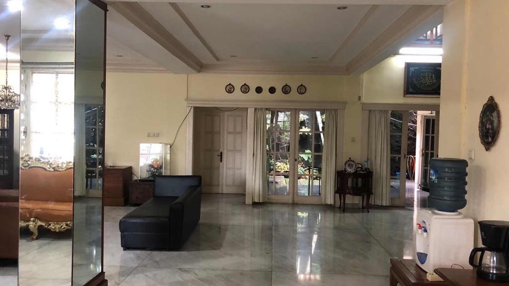 Rumah Strategis Jl. Hanglekiu, Kebayoran Baru, Jakarta Selatan .