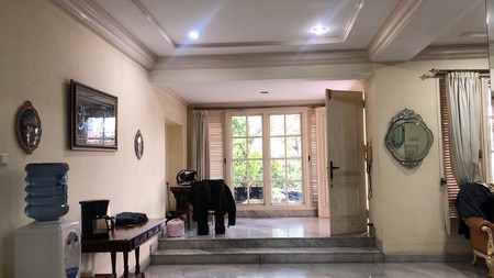 Rumah Strategis Jl. Hanglekiu, Kebayoran Baru, Jakarta Selatan .