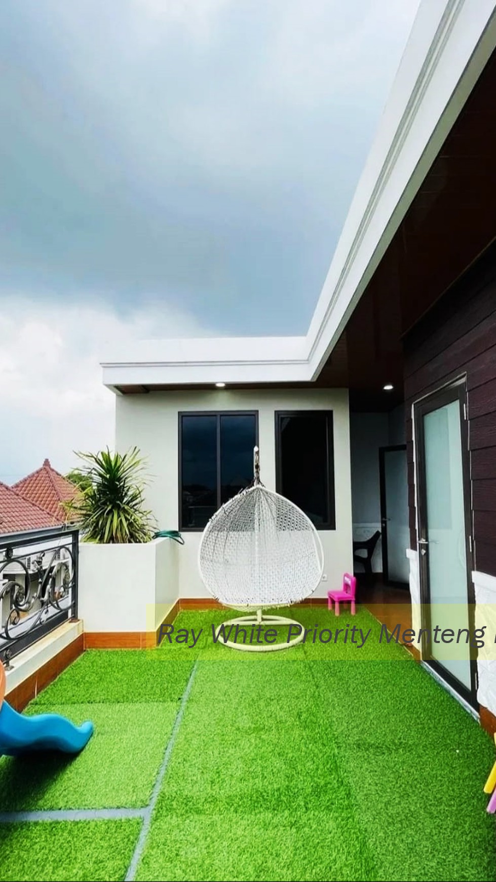 Rumah Hook 3 Lantai dengan Rooftop di Jl Kebagusan, Pasar Minggu, Jaksel #HR