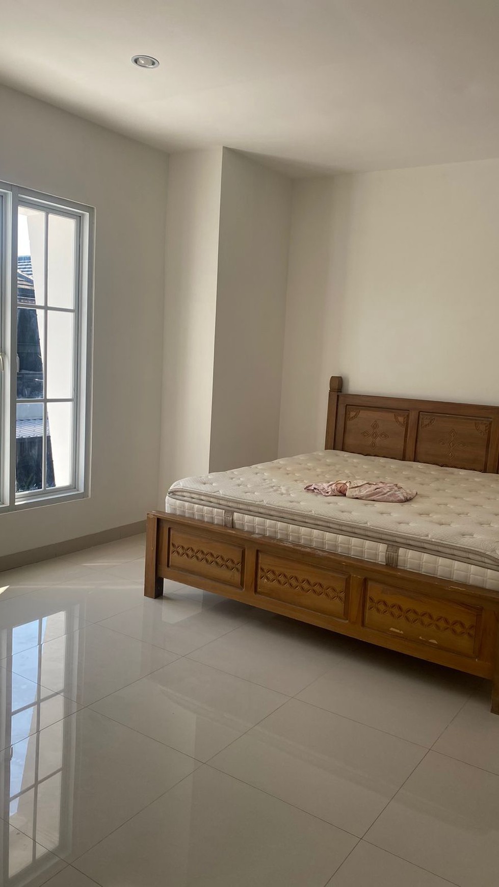 Dijual Rumah Modern Cantik Lokasi Strategis di Ciputat Tangerang Selatan