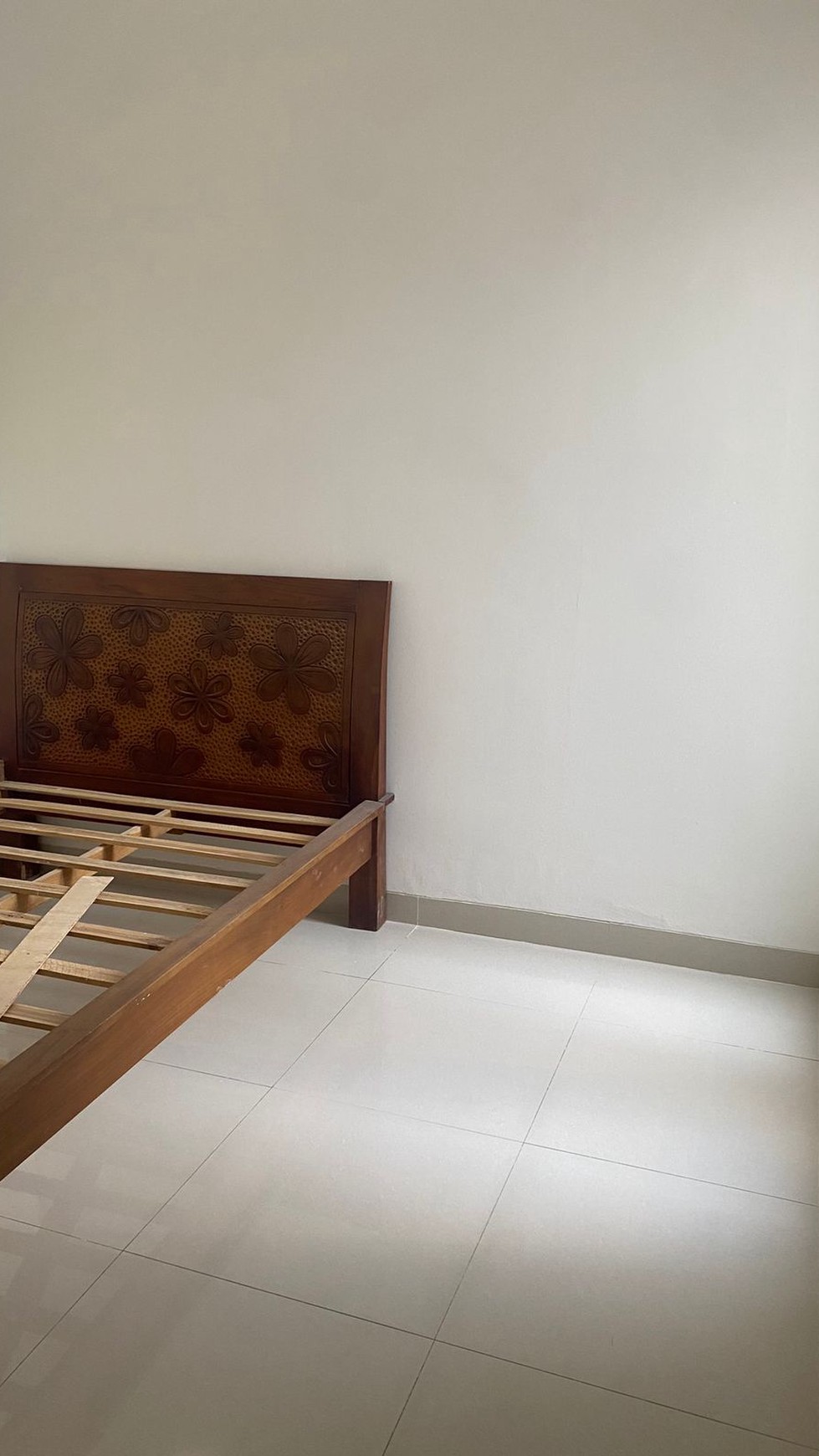 Dijual Rumah Modern Cantik Lokasi Strategis di Ciputat Tangerang Selatan