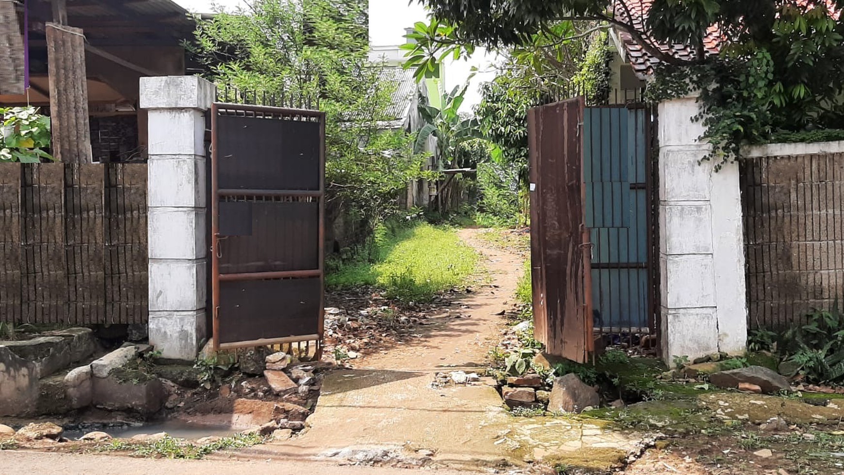 Tanah Ngantong Diarea Bambu Apus Cipayung  Siap Bangun  & Sudah Terpagar 