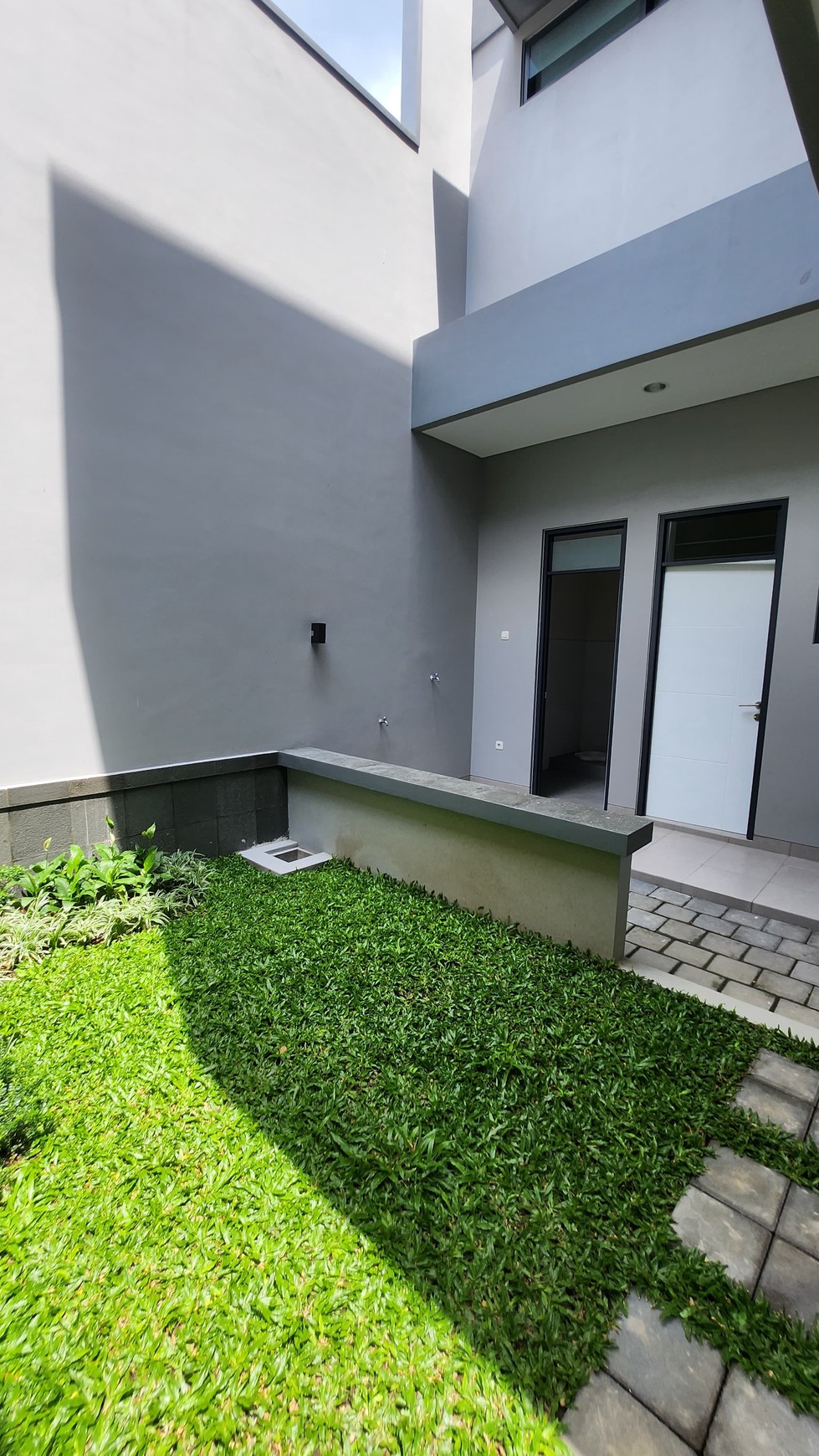 Dijual Rumah Baru Graha Natura Surabaya Barat STRATEGIS 5 menit ke GWalk Citraland, Pakuwon Mall, PTC, Supermall