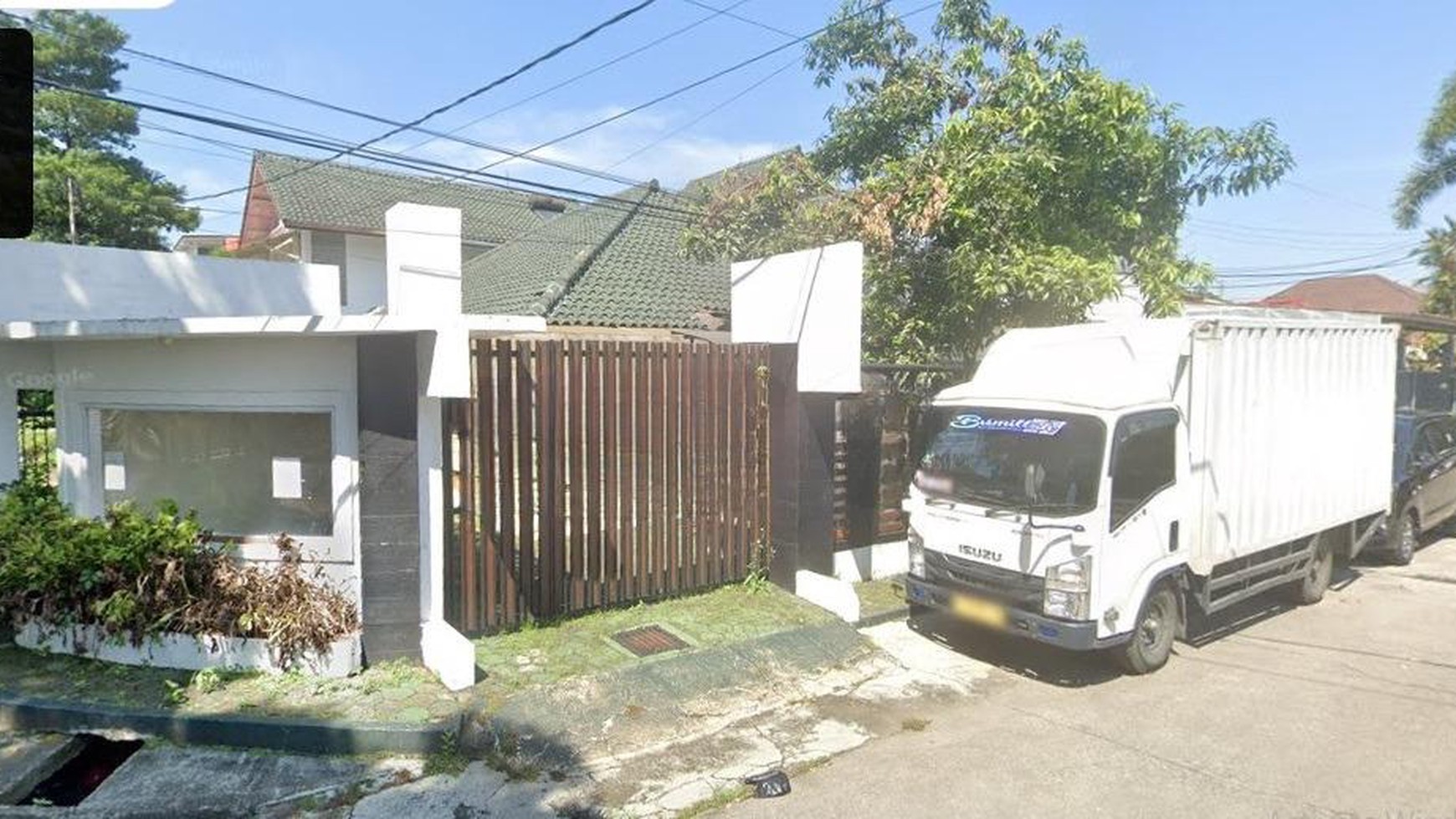 Rumah Terawat 2 lantai di jl Tiga Negeri, Bandung Kota