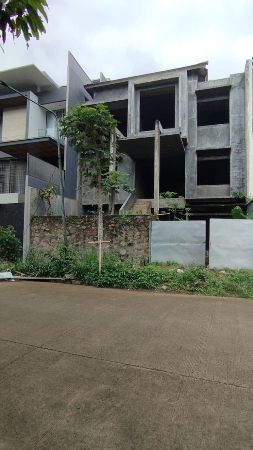 Tanah + Bangunan di Komplek Setraduta Bandung