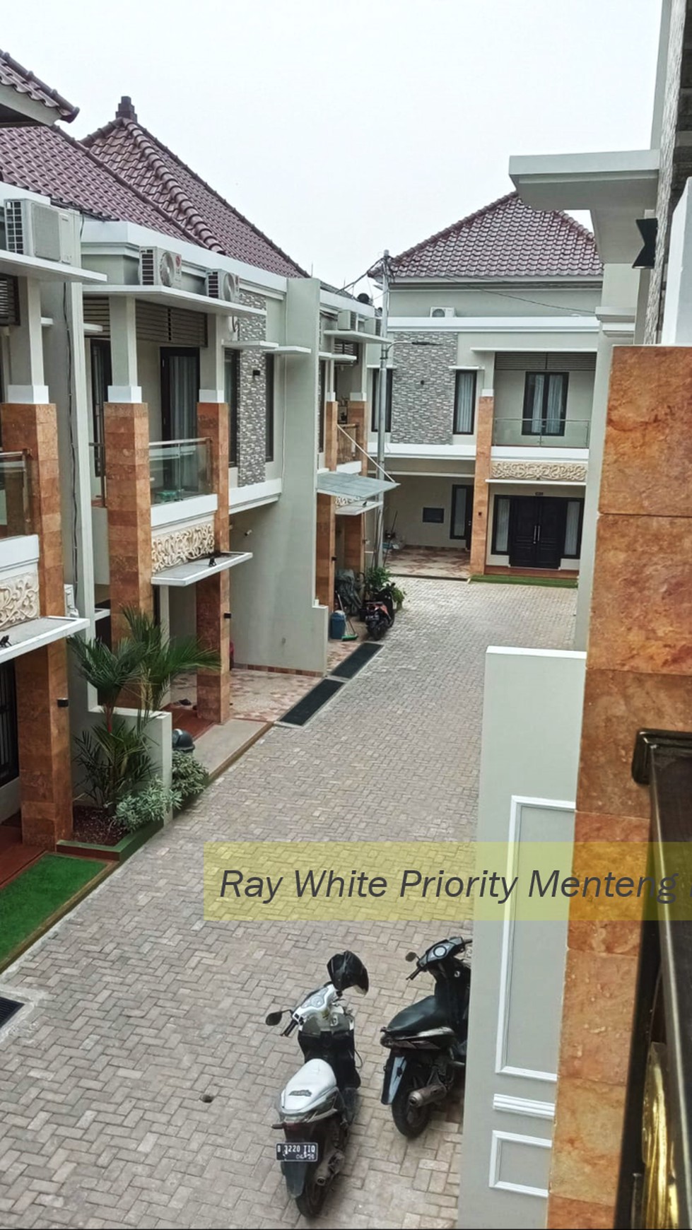 Rumah Hook 3 Lantai dengan Rooftop di Jl Kebagusan, Pasar Minggu, Jaksel #HR