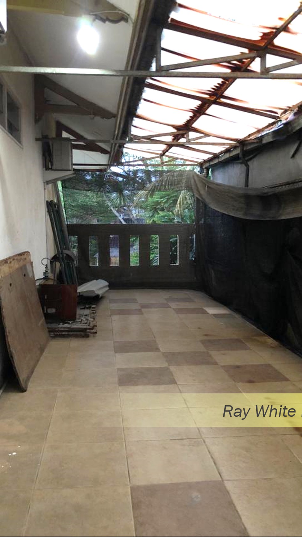 Rumah Semi-Furnished dan Asri di Lippo Village, Karawaci, Tangerang #HR