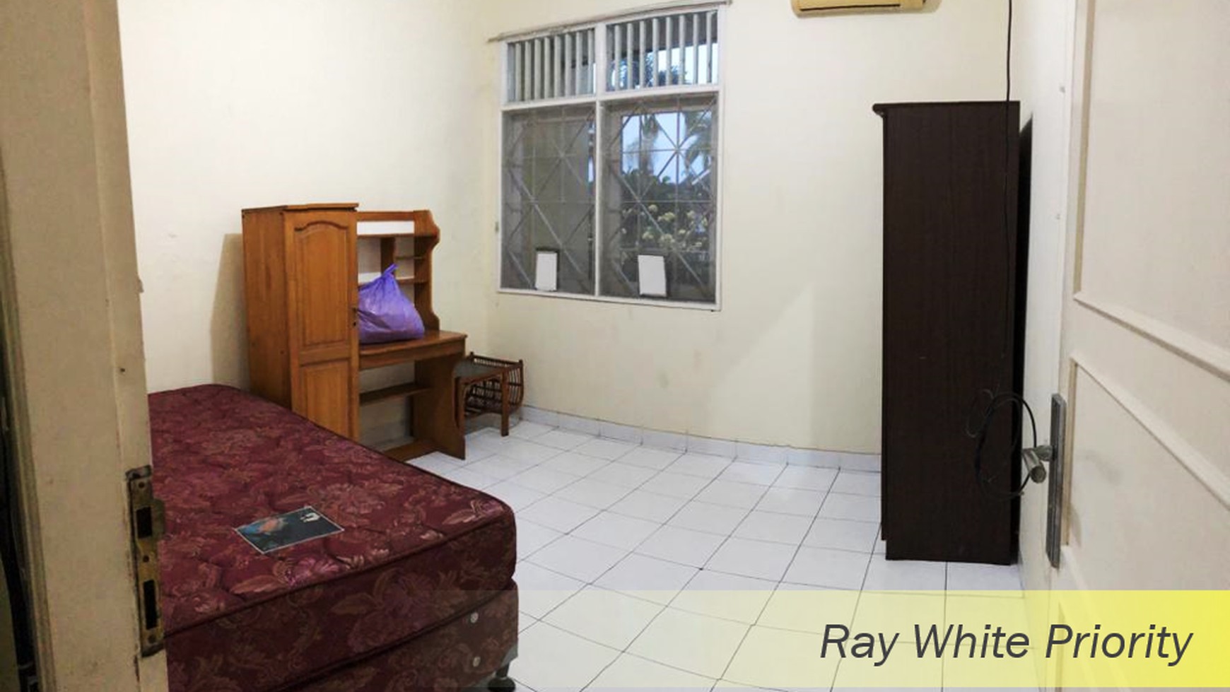 Rumah Semi-Furnished dan Asri di Lippo Village, Karawaci, Tangerang #HR