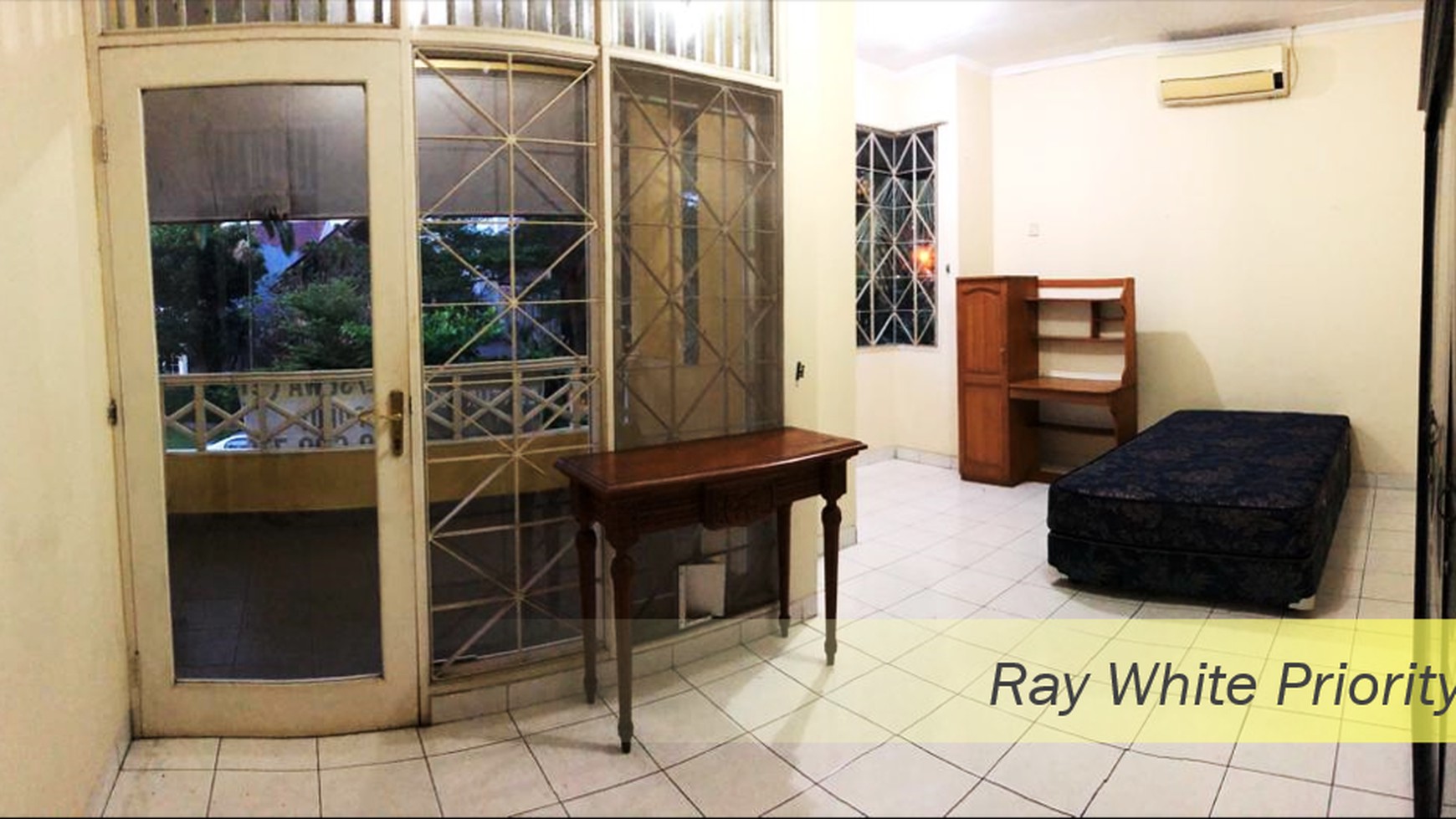 Rumah Semi-Furnished dan Asri di Lippo Village, Karawaci, Tangerang #HR