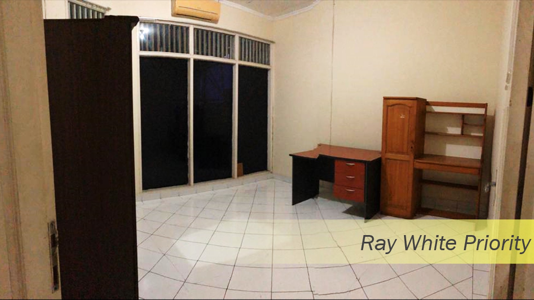 Rumah Semi-Furnished dan Asri di Lippo Village, Karawaci, Tangerang #HR