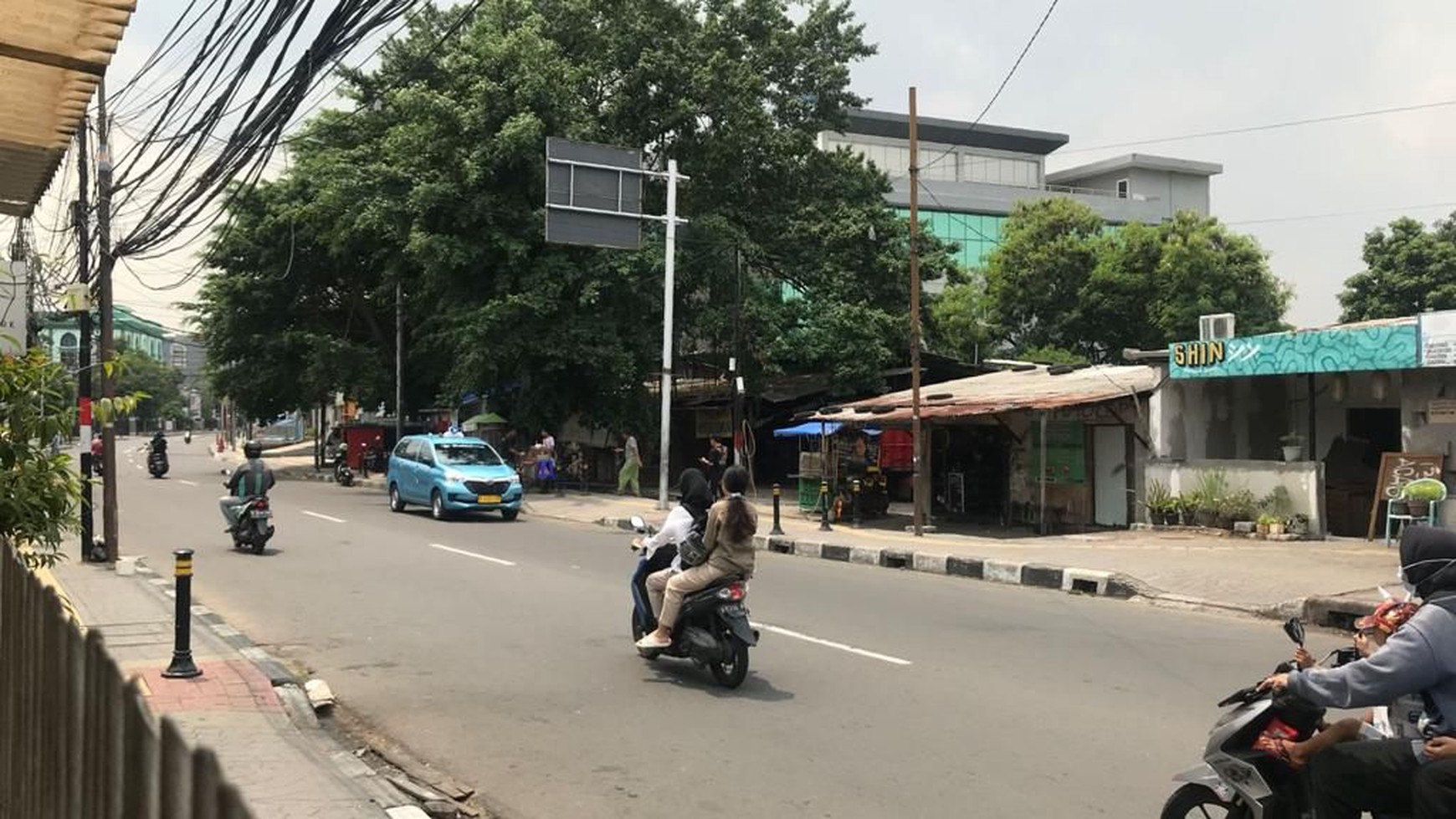 Dijual Rumah Pinggir Jalan Raya Rawamangun Cocok Buat Bisnis