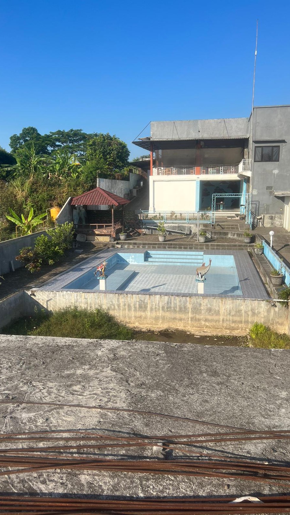 Rumah Usaha Luas Ex Cafe Jalan Koperasi Ledok Pacet Mojokerto