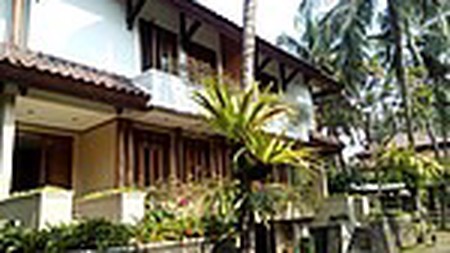 comfortable town house in Cipte area for expatriat and others "The price can be negotiable"