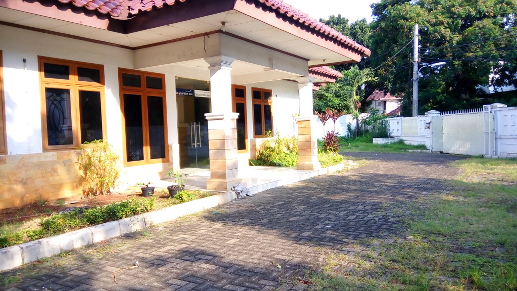 Good house in strategic location of Menteng Jakarta  "The price can be negotiable"