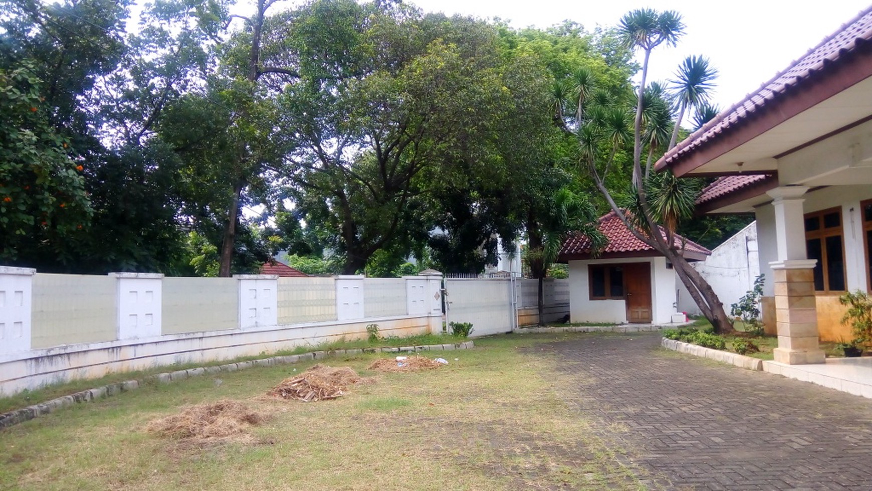 Good house in strategic location of Menteng Jakarta  "The price can be negotiable"