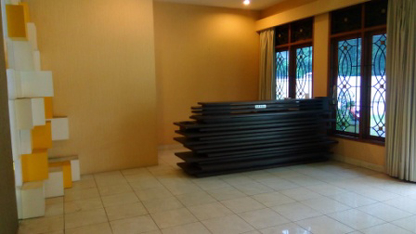 Good house in strategic location of Menteng Jakarta  "The price can be negotiable"