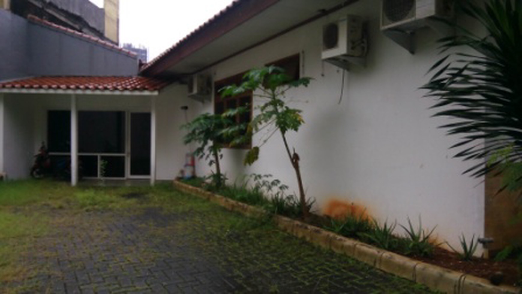 Good house in strategic location of Menteng Jakarta  "The price can be negotiable"