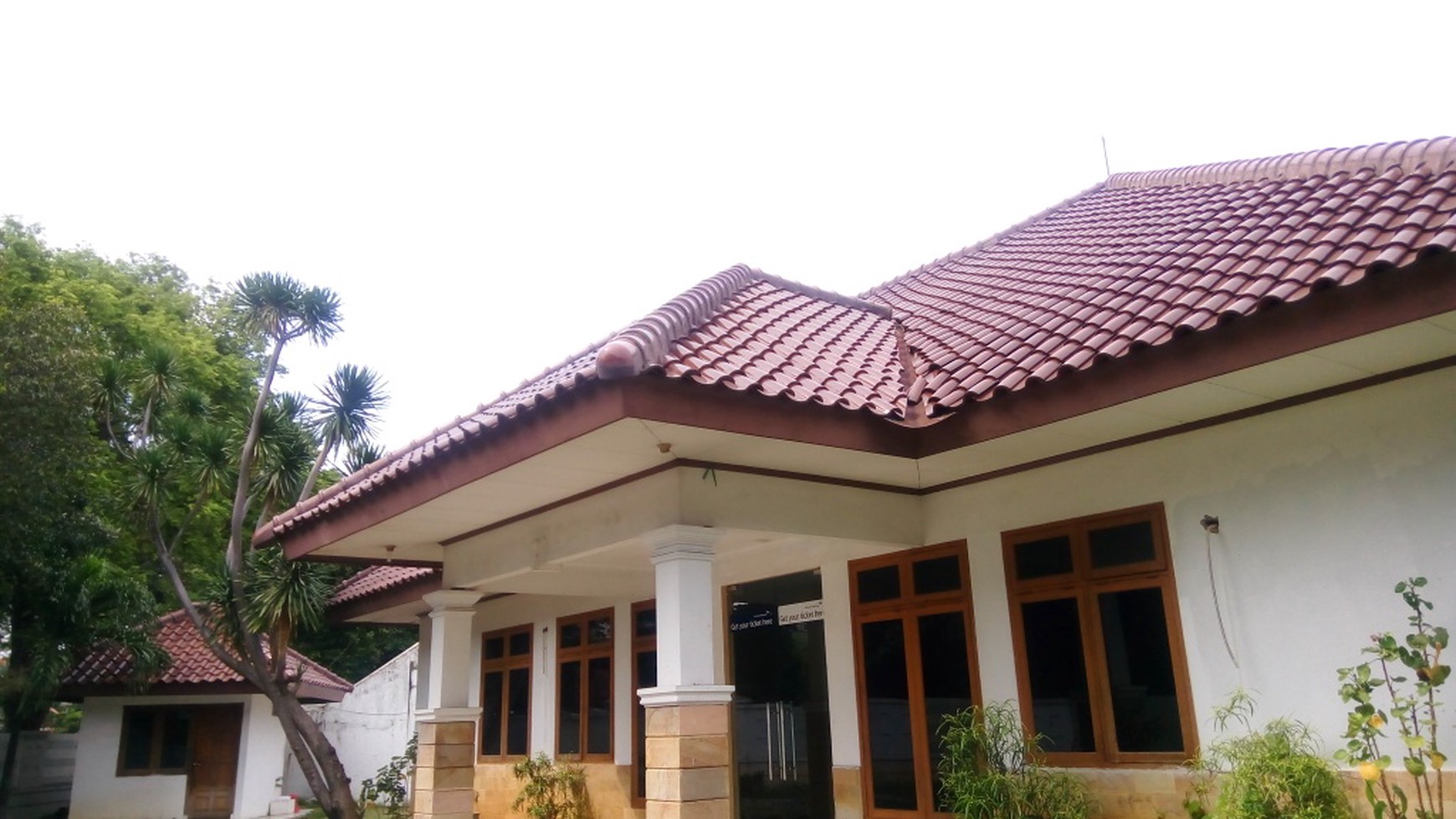 Good house in strategic location of Menteng Jakarta  "The price can be negotiable"