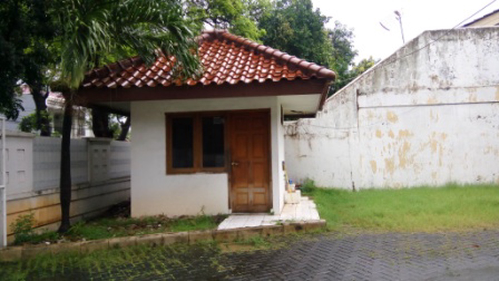 Good house in strategic location of Menteng Jakarta  "The price can be negotiable"