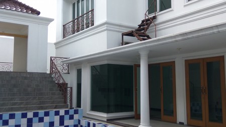 Comfortable, amazing, and beautiful house in Kuningan area  for expatriat and others " The price can be negotiable"