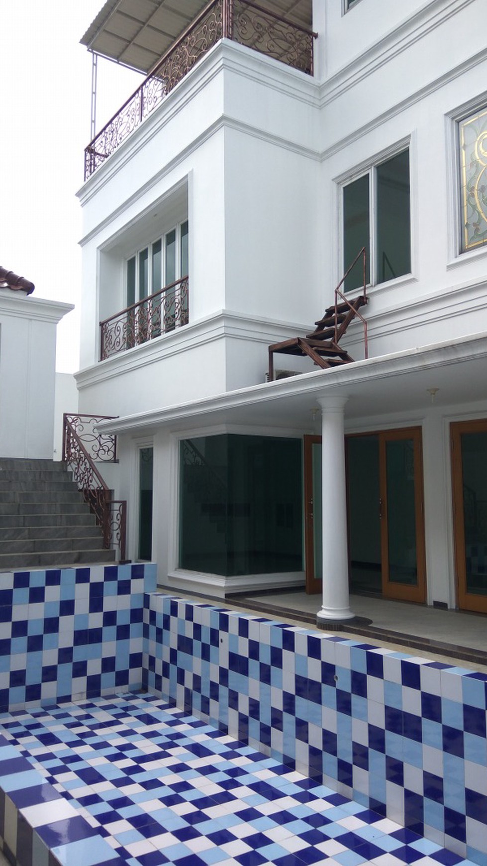 Comfortable, amazing, and beautiful house in Kuningan area  for expatriat and others " The price can be negotiable"