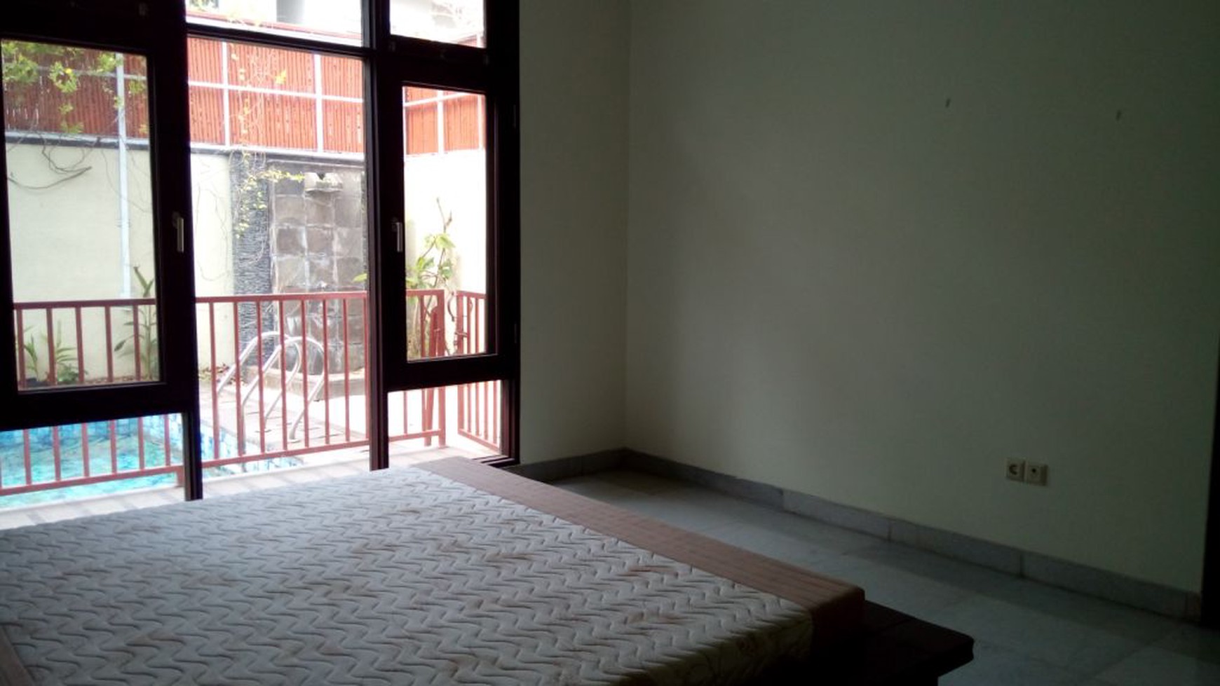 Good House for Bussiness of area kuningan " The Price Can Be Negotiable "