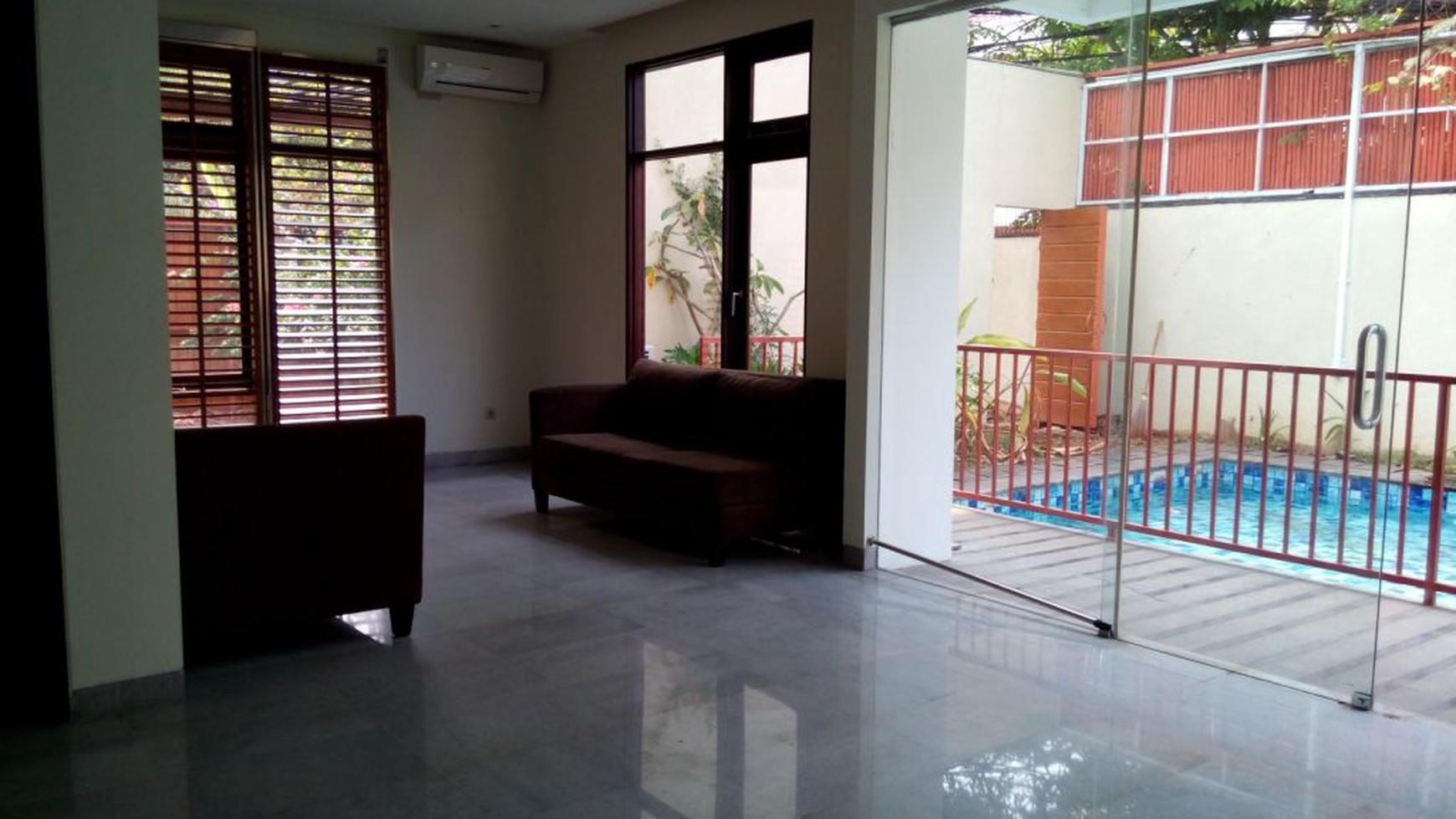 Good House for Bussiness of area kuningan " The Price Can Be Negotiable "