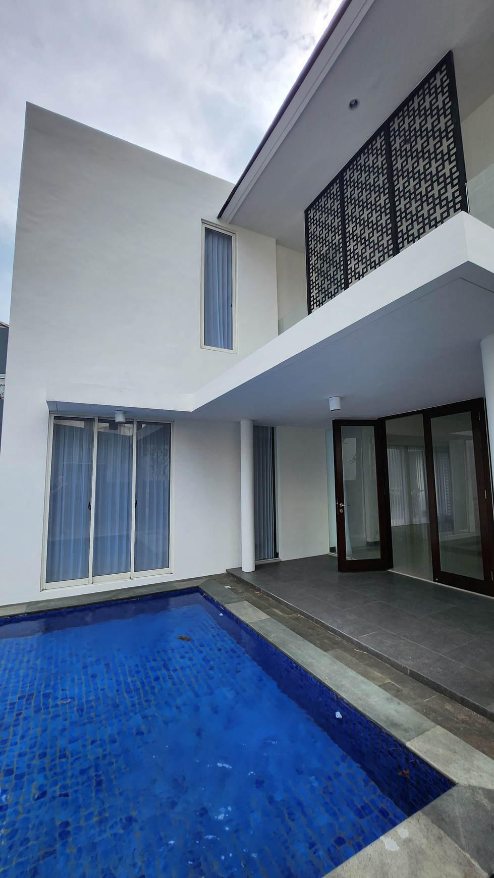 New PRIVATE Pool Rumah Royal Residence Crown Hill Wiyung Surabaya BONUS SEMI Furnished 