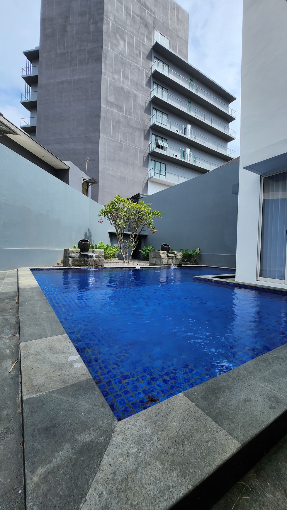 New PRIVATE Pool Rumah Royal Residence Crown Hill Wiyung Surabaya BONUS SEMI Furnished 