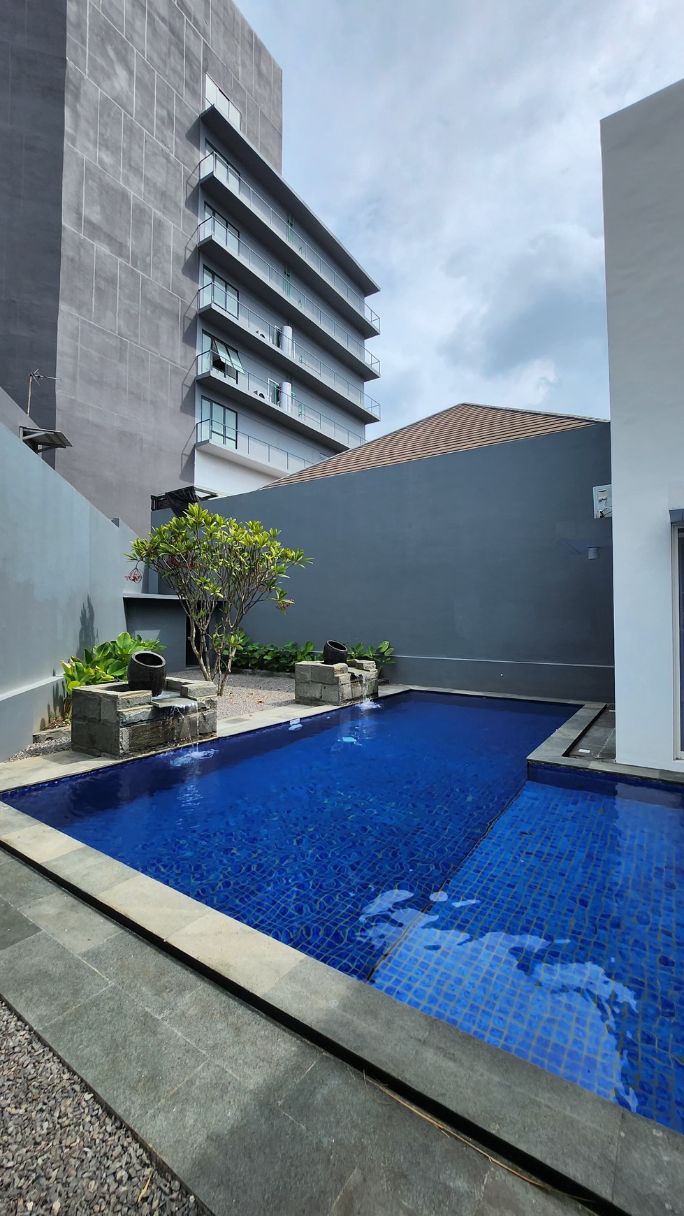 New PRIVATE Pool Rumah Royal Residence Crown Hill Wiyung Surabaya BONUS SEMI Furnished 