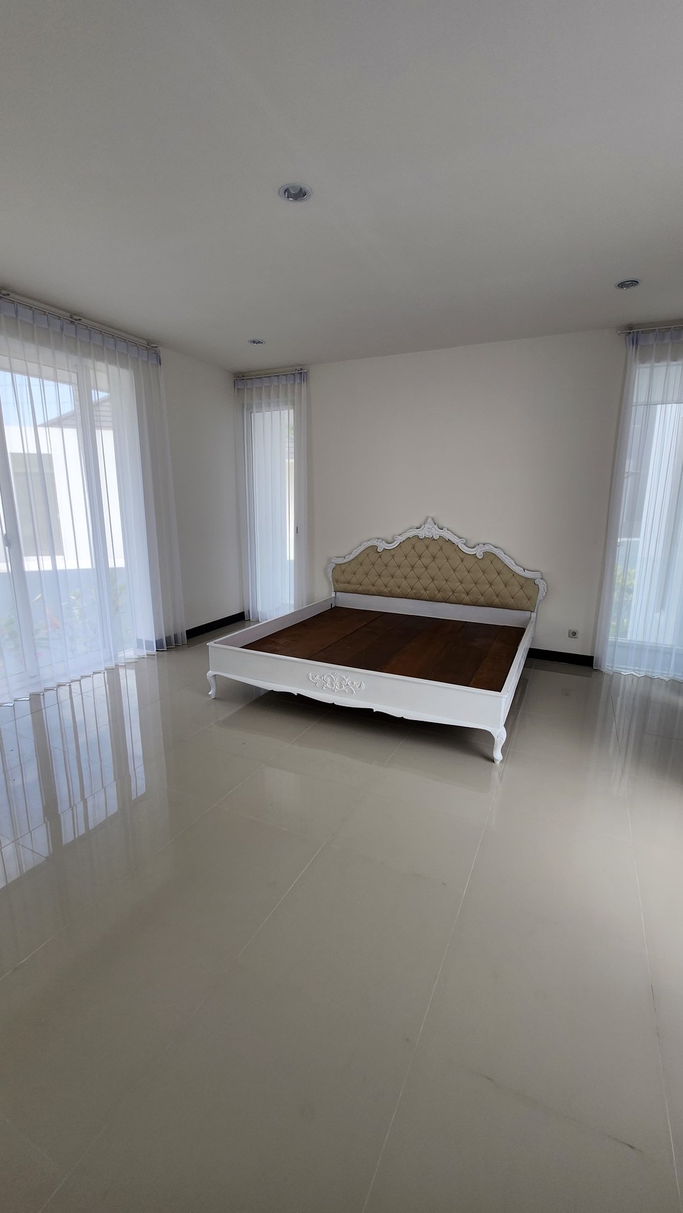 New PRIVATE Pool Rumah Royal Residence Crown Hill Wiyung Surabaya BONUS SEMI Furnished 