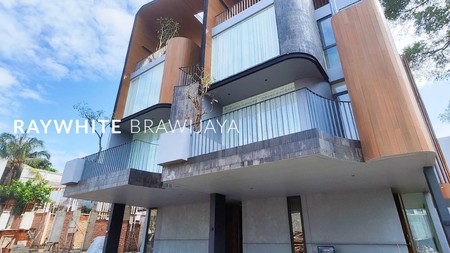Brand New Townhouse Modern Design With Rooftop Area Kemang Utara