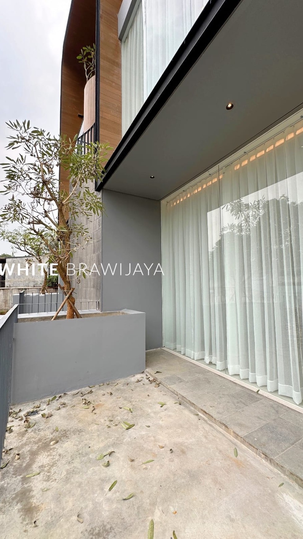 Brand New Townhouse Modern Design With Rooftop Kemang Utara