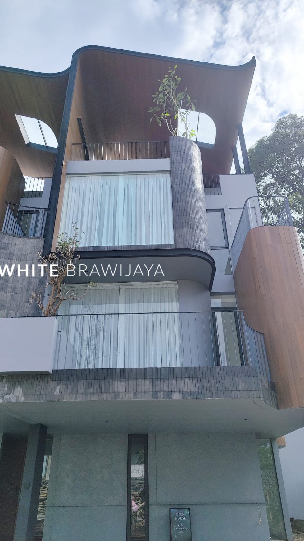 Brand New Townhouse Modern Design With Rooftop Kemang Utara