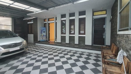 Rumah nyaman di kompleks Singgasana Pradana