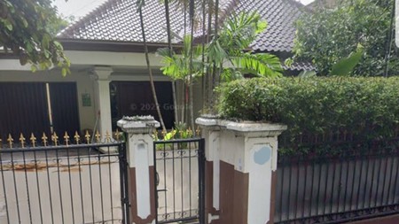 Dijual Rumah Tua Lokasi Elite Tengah Kota Di  Menteng Jakarta Pusat